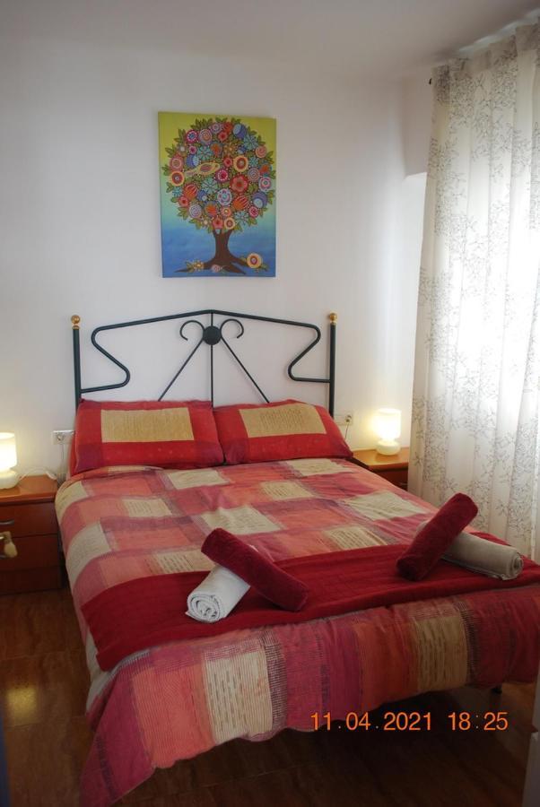 Chez Alison! Central Nerja Apt Экстерьер фото